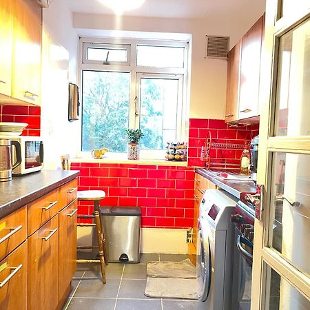 Room With King Size Bed And Shared Kitchen رينيس بارك المظهر الخارجي الصورة