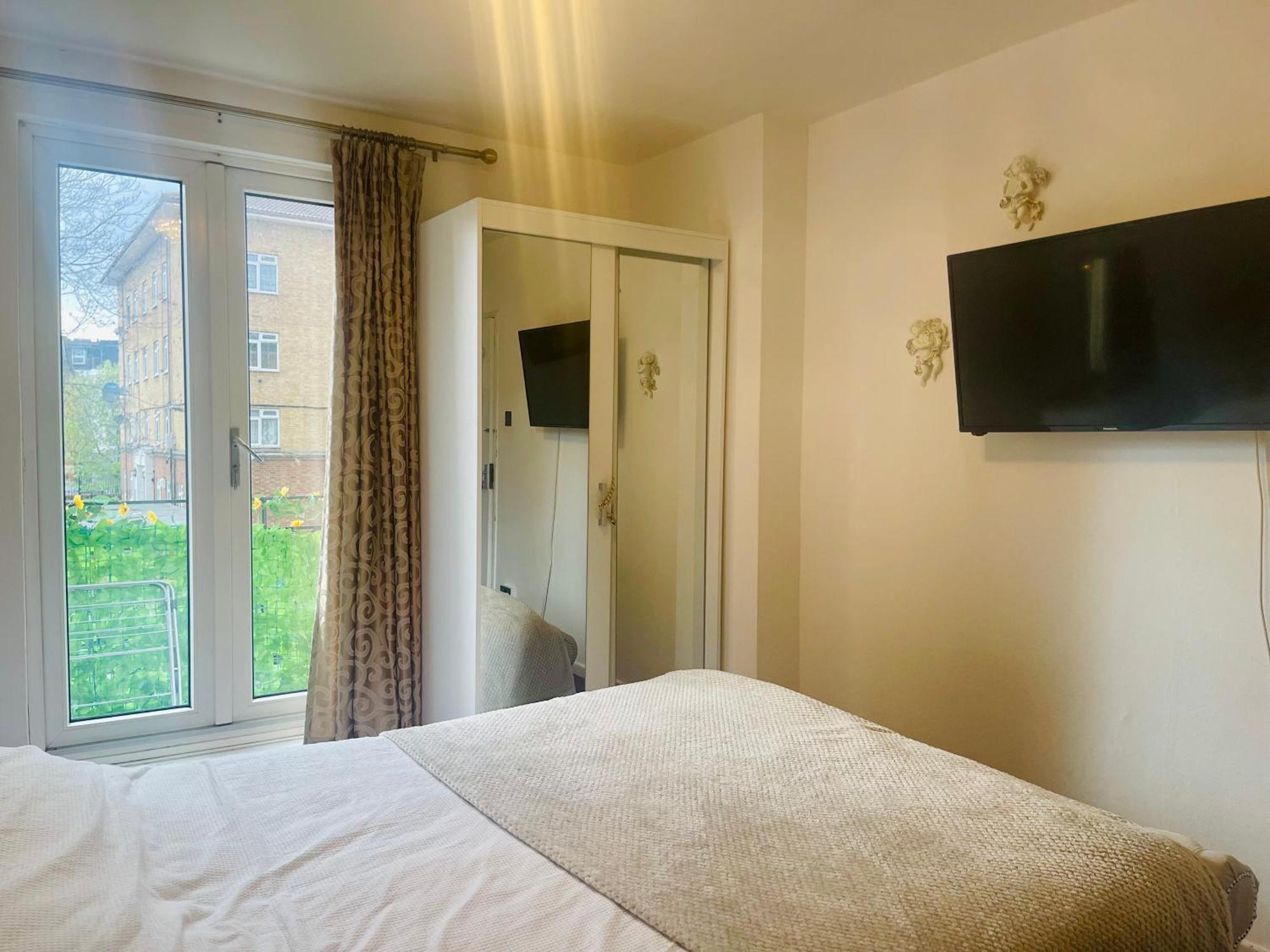 Room With King Size Bed And Shared Kitchen رينيس بارك المظهر الخارجي الصورة